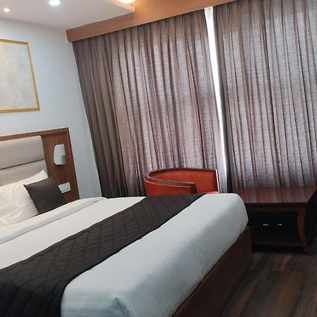 Hotel Eyrie Nest 벵갈루루 외부 사진