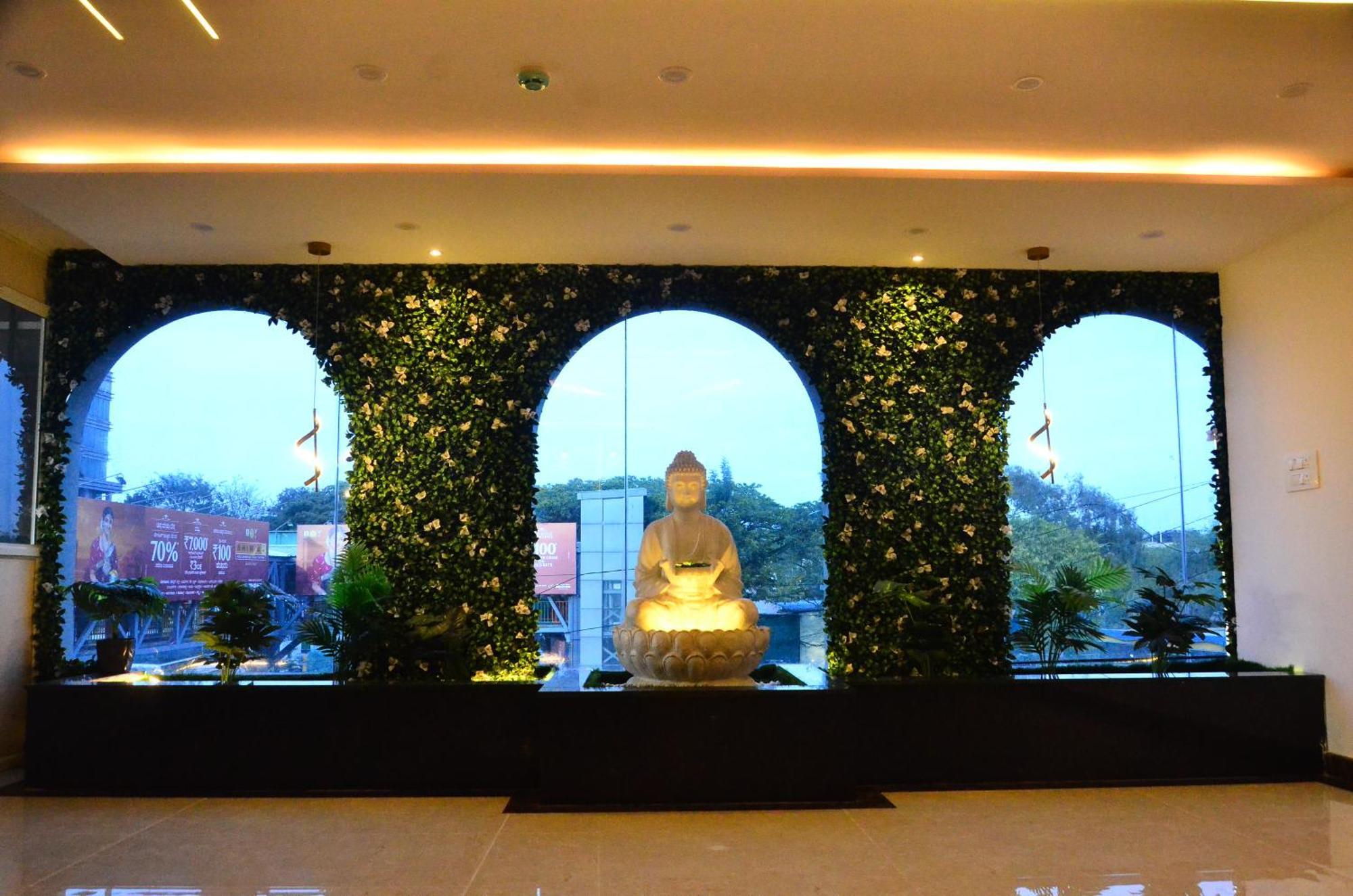 Hotel Eyrie Nest 벵갈루루 외부 사진