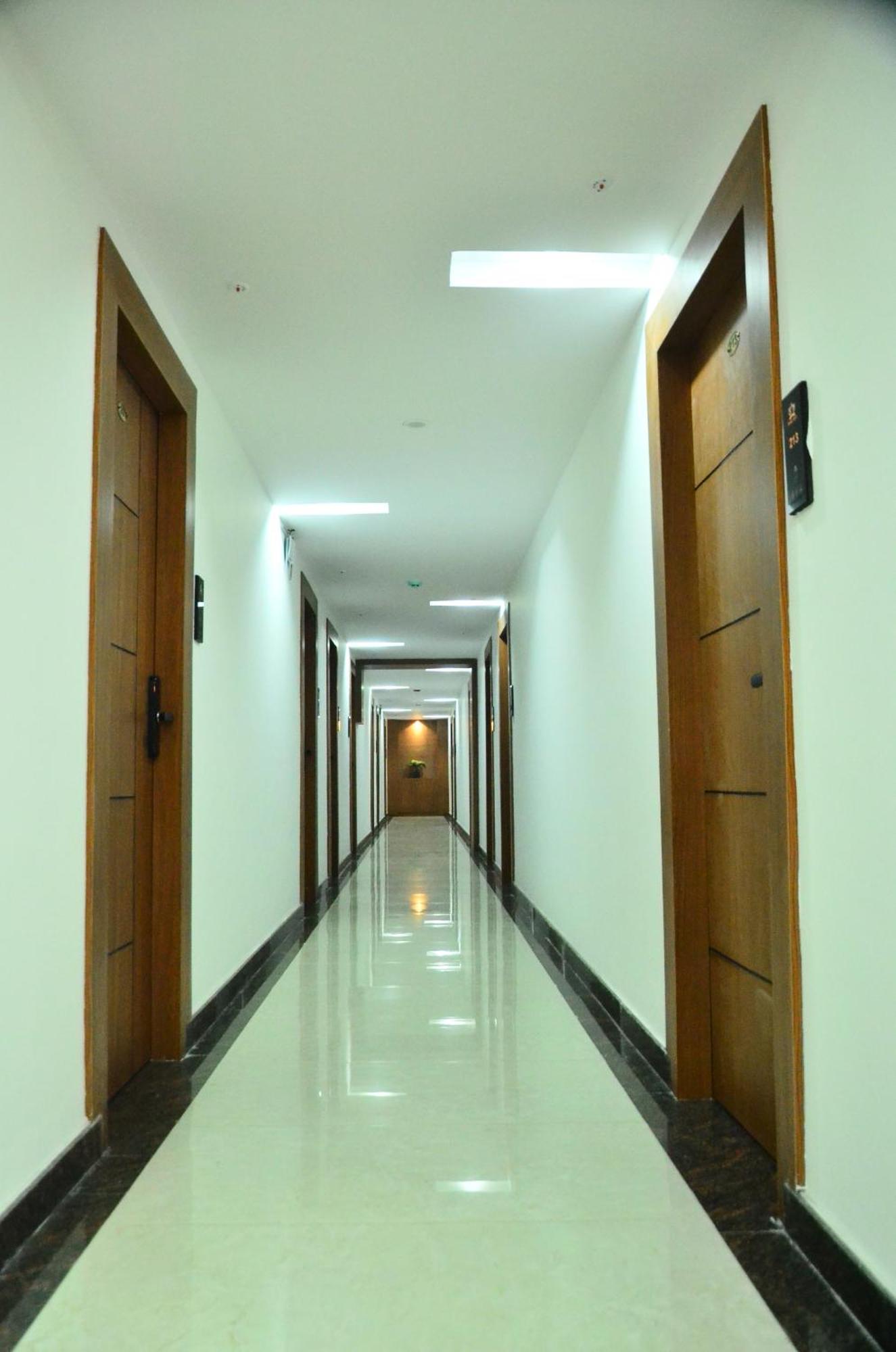 Hotel Eyrie Nest 벵갈루루 외부 사진
