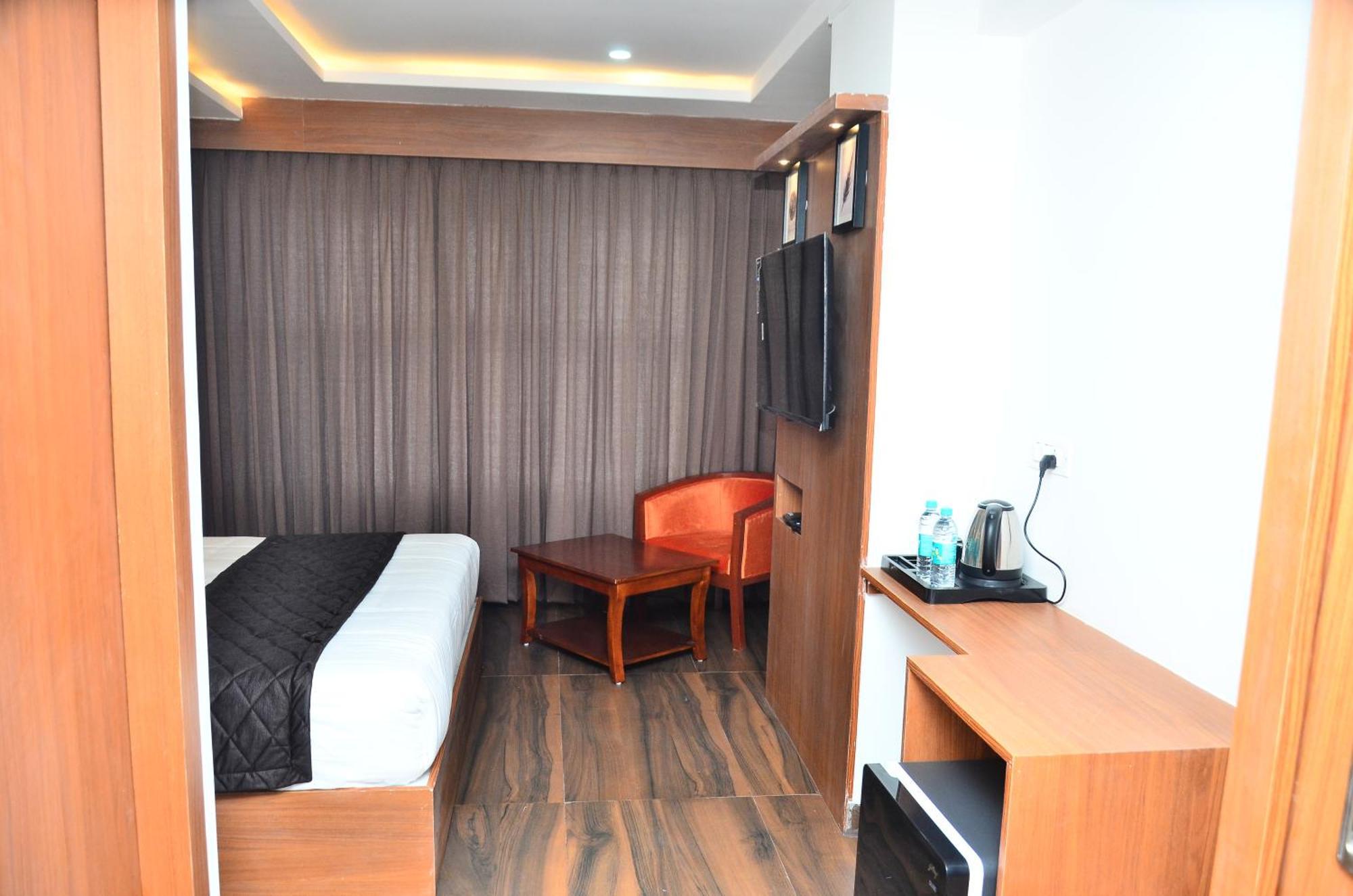 Hotel Eyrie Nest 벵갈루루 외부 사진