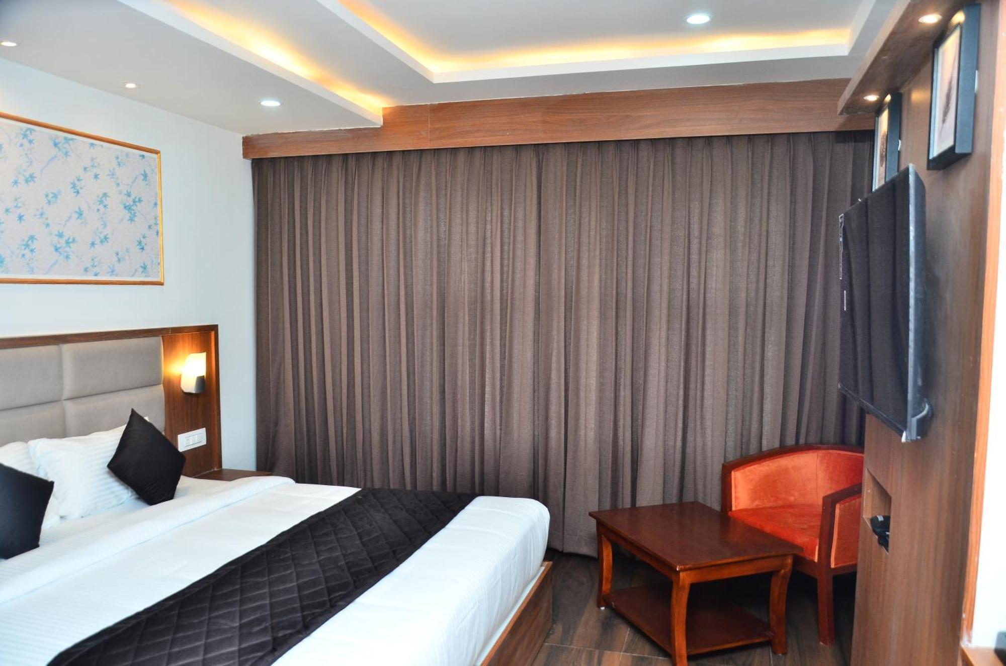Hotel Eyrie Nest 벵갈루루 외부 사진